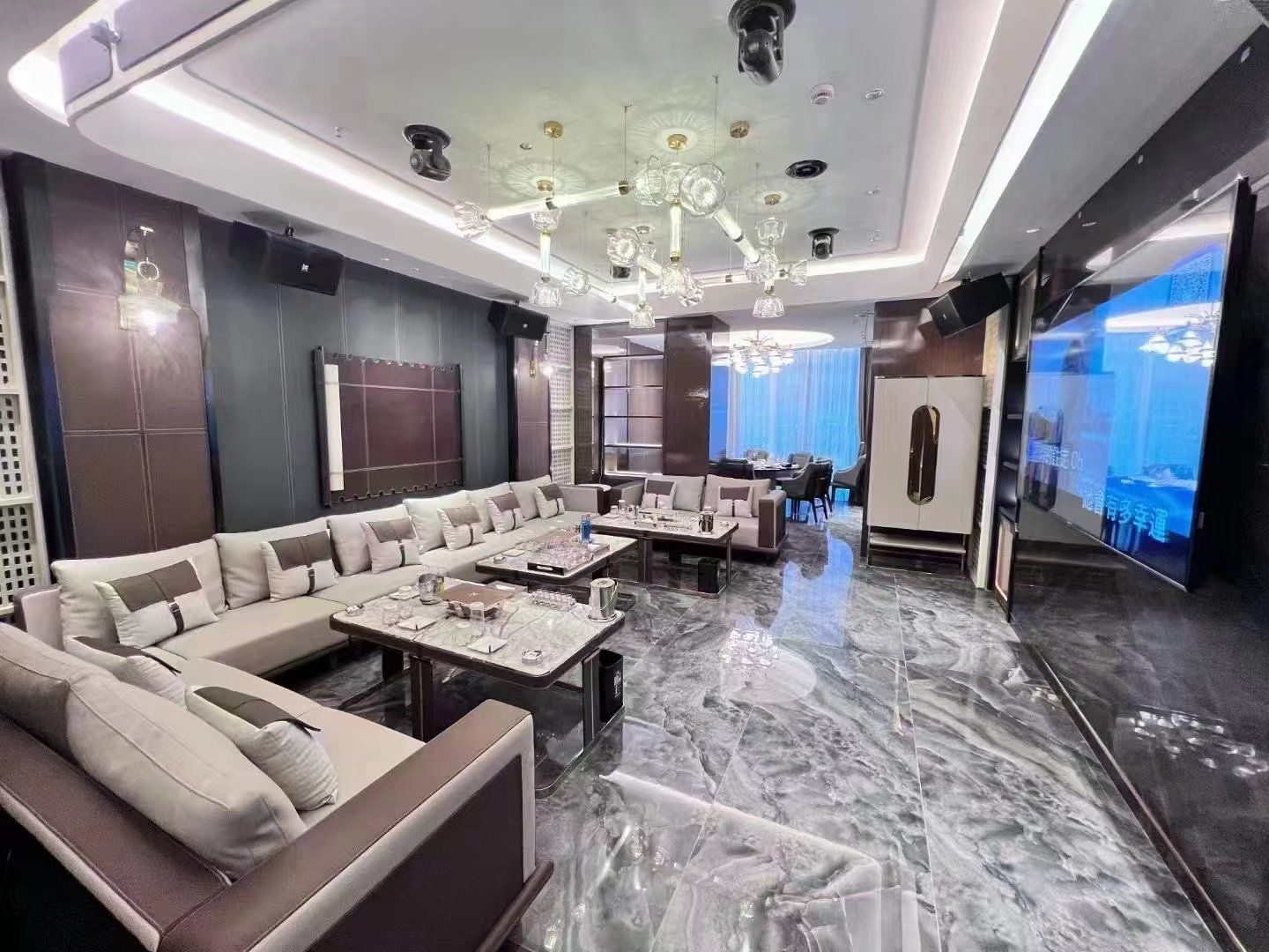 贵阳商务KTV一网打尽-花溪区ktv预定